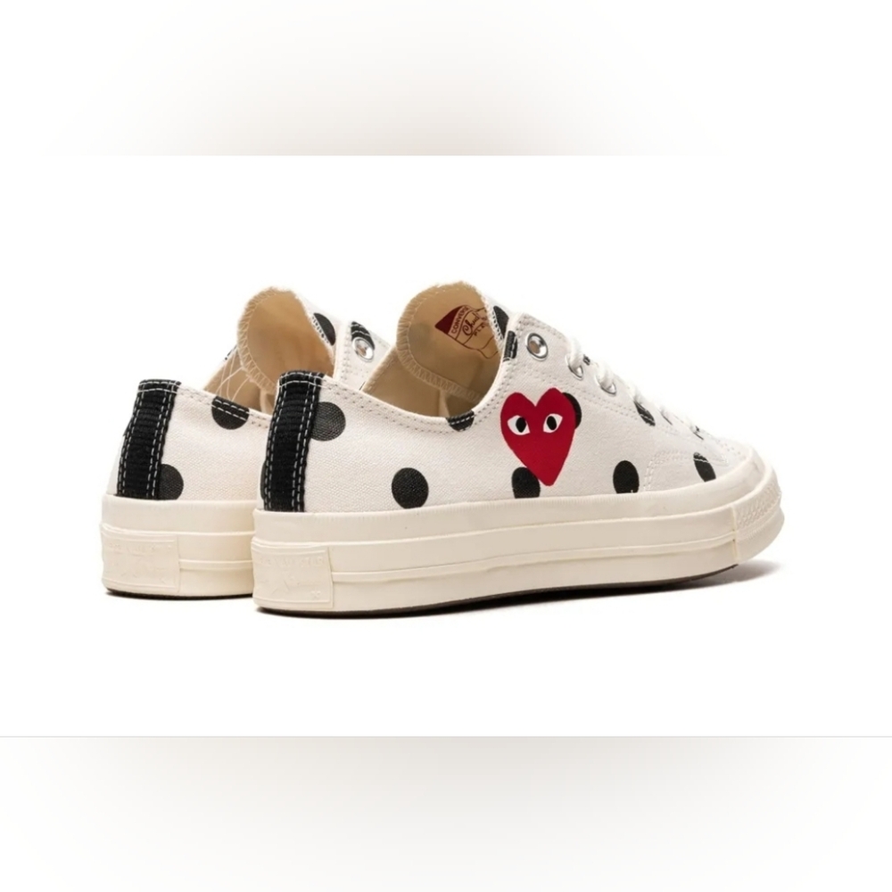 Comme des Garcons PLAY White and Black Sneakers with Heart Design - Picture 7 of 10